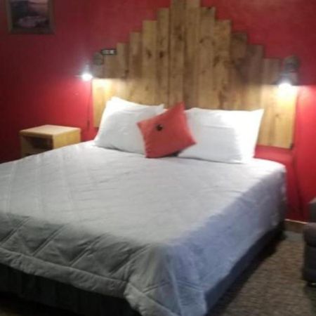 Tri-State Wood Inn Dickeyville 외부 사진